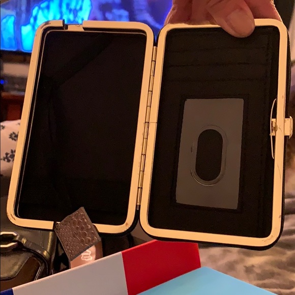 Wallet - Picture 3 of 5